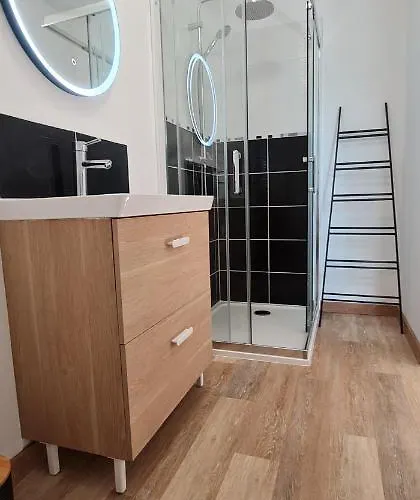 Chez Julie アパートホテル アルナージュ